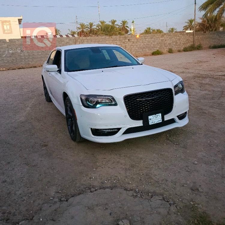 کرایسلەر 300